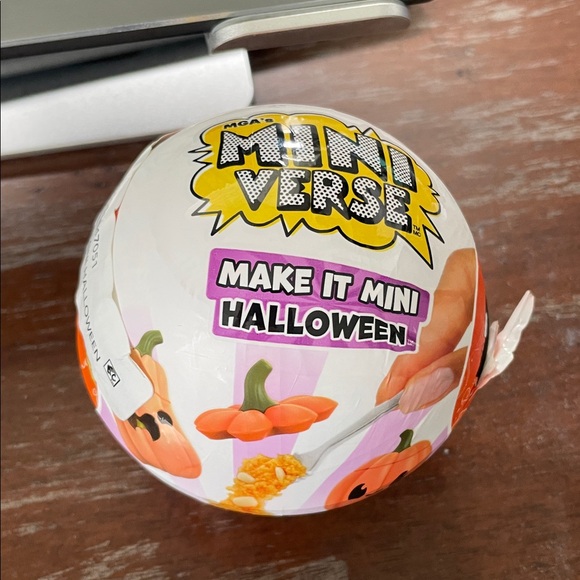 Ultra Rare Beetlejuice Shrimp Cocktail Miniverse Make It Mini Halloween Series 3 - Picture 1 of 8